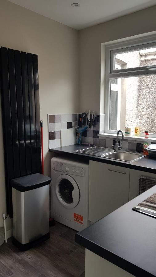 Art Studio Apartment Briton Ferry Екстериор снимка